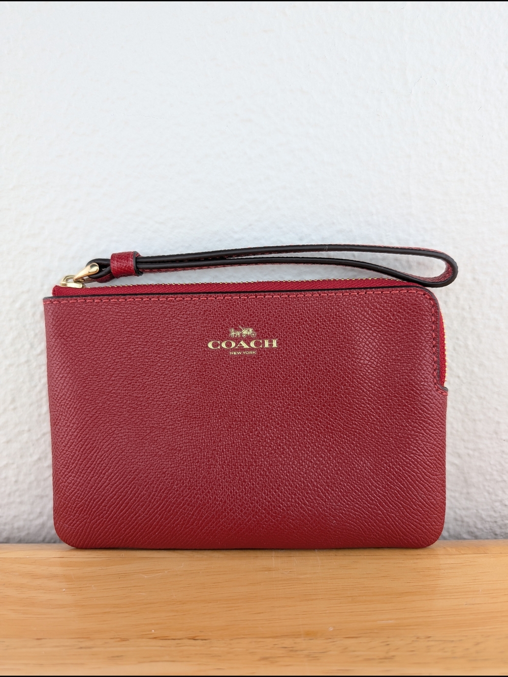 Coach Original Corner Zip 1941 Red Cross-Grain Leather Wristlet Purse Bag Cards